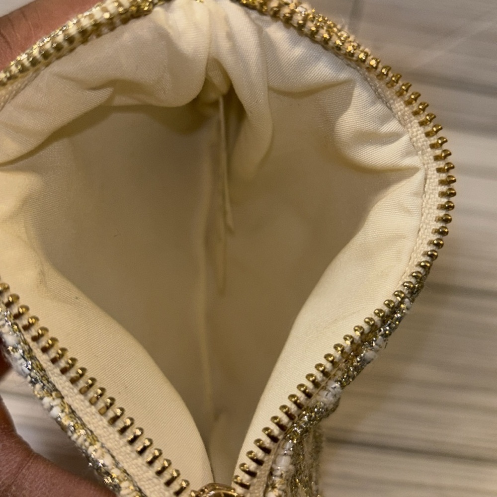 LILLY PULITZER LOUISE QUILTED KEY ID CARD CASE IN GOLD METALLIC - Picture 8 of 9